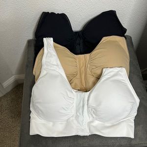 NWOT Miracle Bamboo Bra size L, front clasp